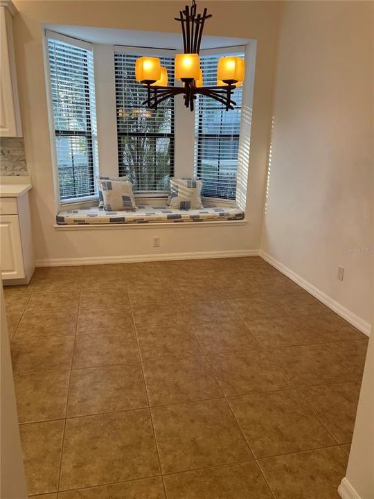 Activo con contrato: $3,495 (2 camas, 2 baños, 2186 Pies cuadrados)