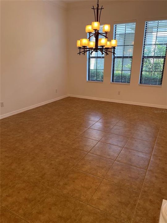 Activo con contrato: $3,495 (2 camas, 2 baños, 2186 Pies cuadrados)