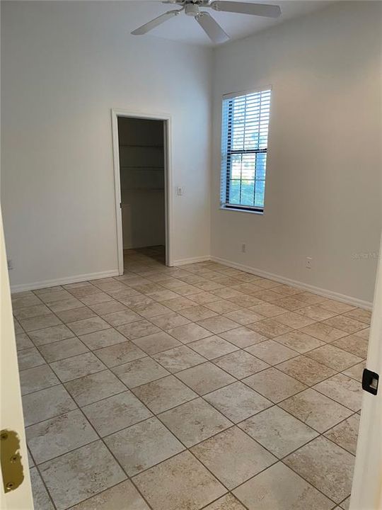 Activo con contrato: $3,495 (2 camas, 2 baños, 2186 Pies cuadrados)