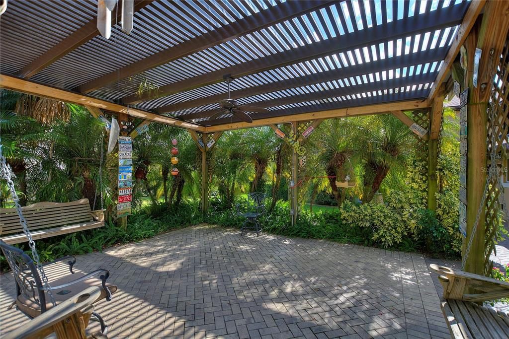 For Sale: $899,000 (3 beds, 2 baths, 1779 Square Feet)