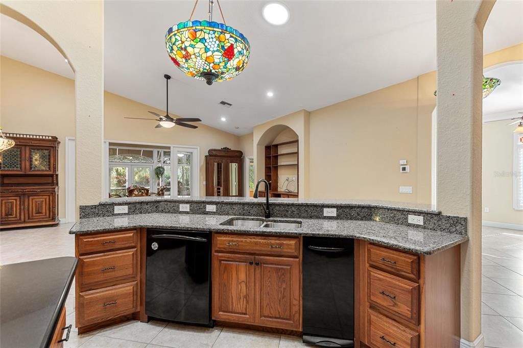 For Sale: $899,000 (3 beds, 2 baths, 1779 Square Feet)