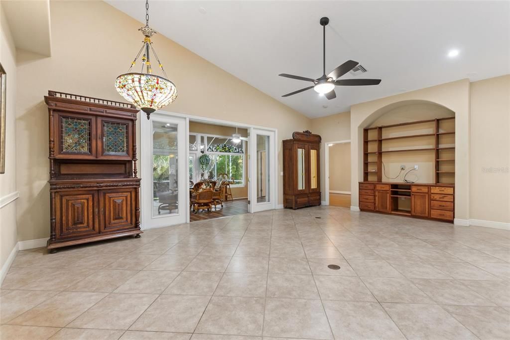 For Sale: $899,000 (3 beds, 2 baths, 1779 Square Feet)