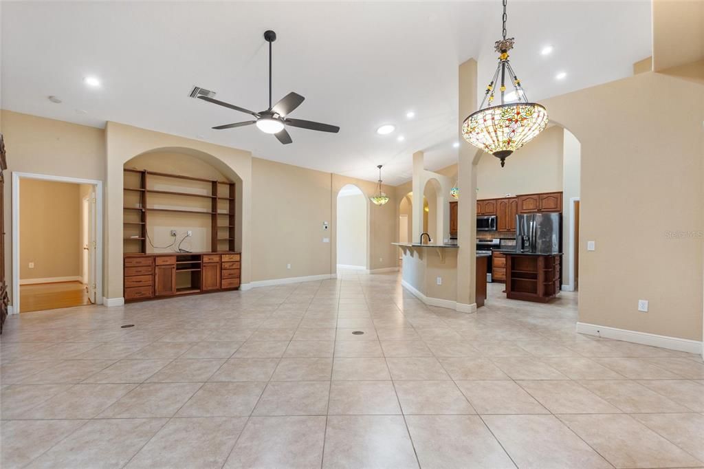 For Sale: $899,000 (3 beds, 2 baths, 1779 Square Feet)