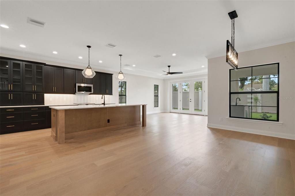 На продажу: $829,900 (5 спален, 4 ванн, 3127 Квадратных фут)