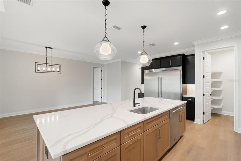 На продажу: $829,900 (5 спален, 4 ванн, 3127 Квадратных фут)