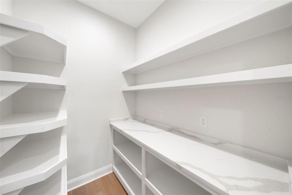 На продажу: $829,900 (5 спален, 4 ванн, 3127 Квадратных фут)