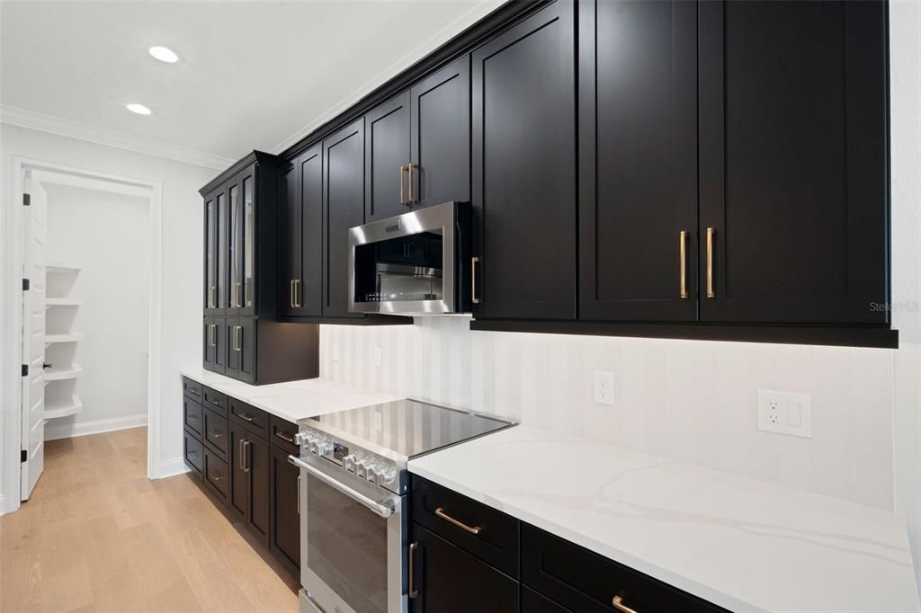 На продажу: $829,900 (5 спален, 4 ванн, 3127 Квадратных фут)