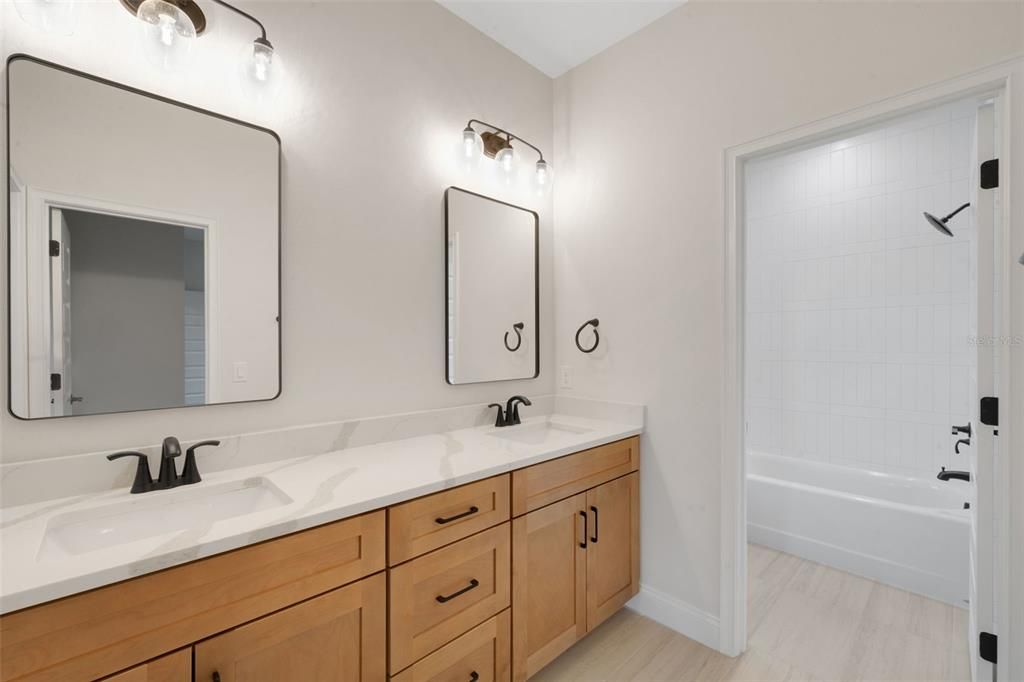 На продажу: $829,900 (5 спален, 4 ванн, 3127 Квадратных фут)