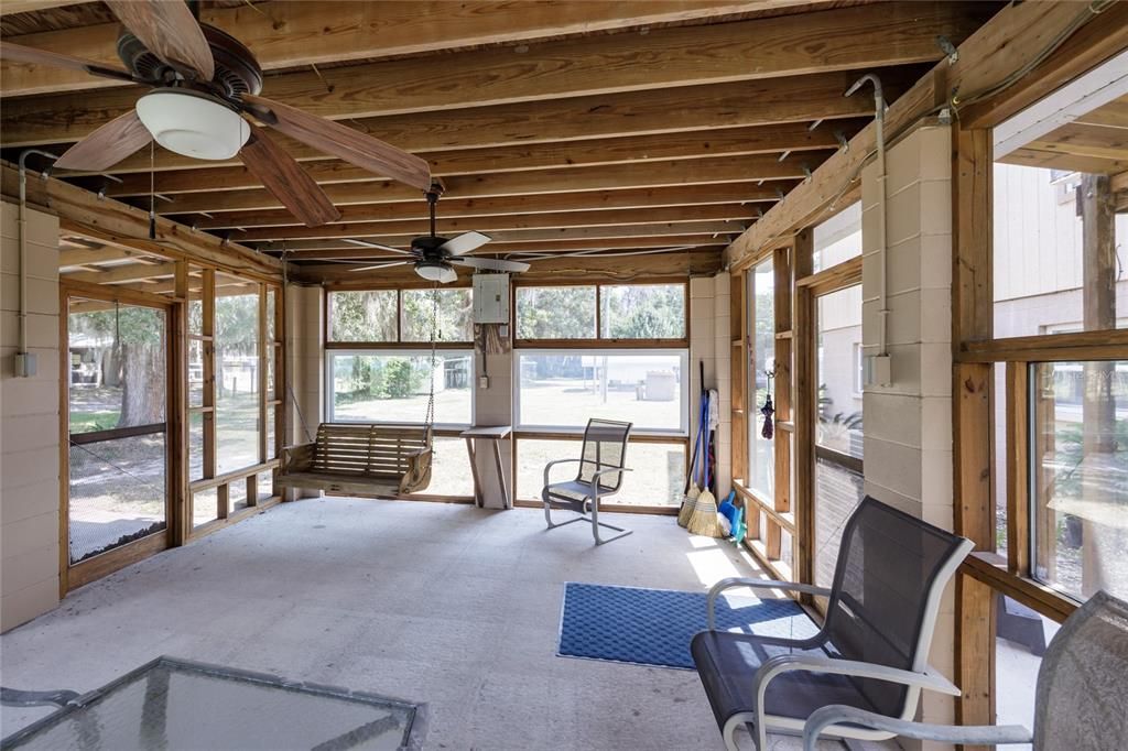 For Sale: $299,000 (4 beds, 2 baths, 2528 Square Feet)