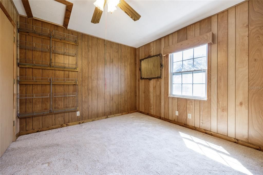 For Sale: $299,000 (4 beds, 2 baths, 2528 Square Feet)