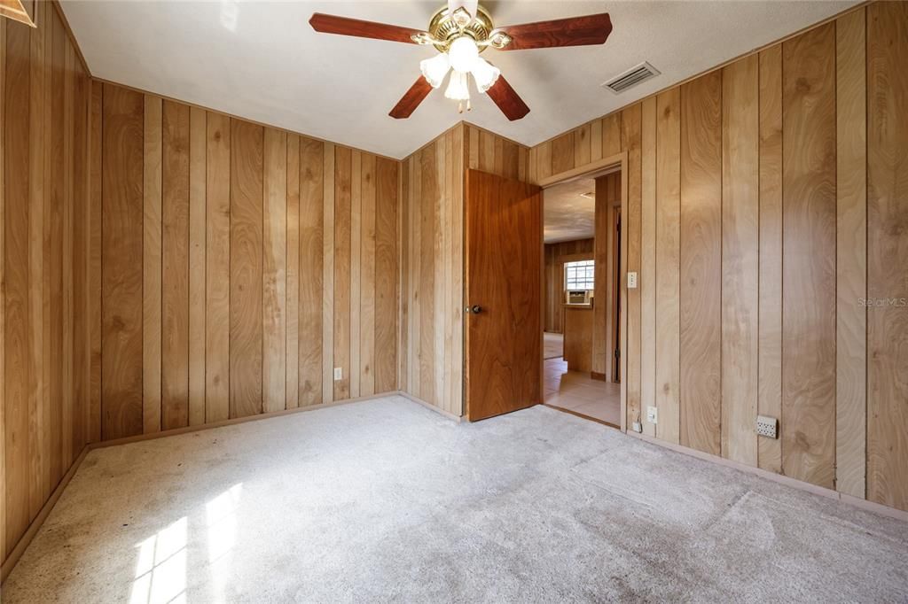 For Sale: $299,000 (4 beds, 2 baths, 2528 Square Feet)