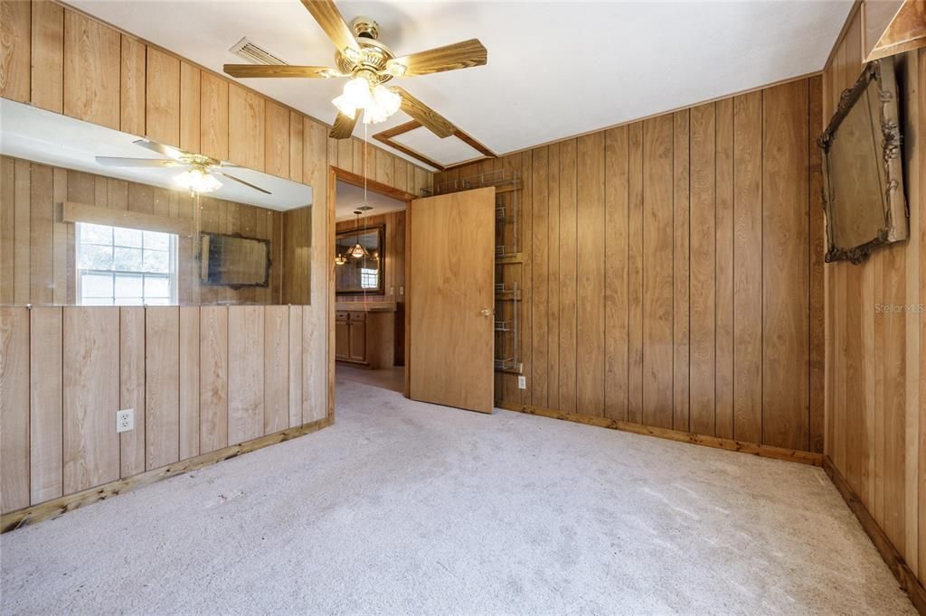 For Sale: $299,000 (4 beds, 2 baths, 2528 Square Feet)