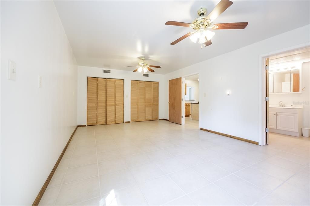 For Sale: $299,000 (4 beds, 2 baths, 2528 Square Feet)