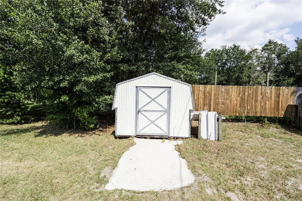 For Sale: $299,000 (4 beds, 2 baths, 2528 Square Feet)