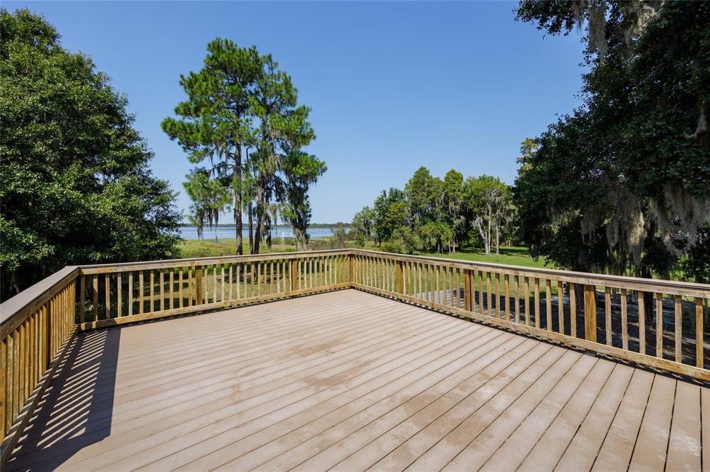 For Sale: $299,000 (4 beds, 2 baths, 2528 Square Feet)