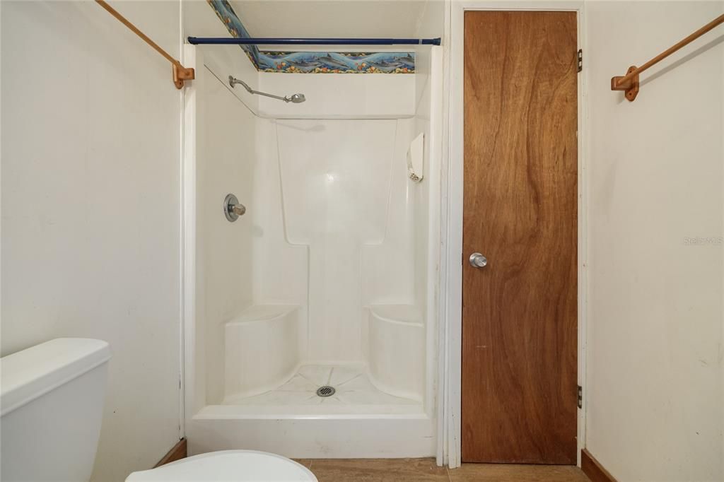 For Sale: $299,000 (4 beds, 2 baths, 2528 Square Feet)