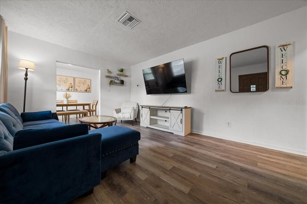 En Venta: $275,000 (3 camas, 1 baños, 1376 Pies cuadrados)