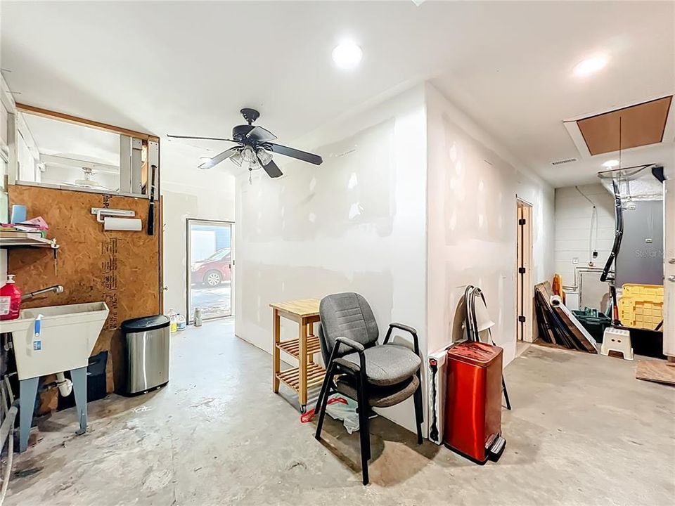 Под контрактом: $620,000 (5 спален, 4 ванн, 1961 Квадратных фут)