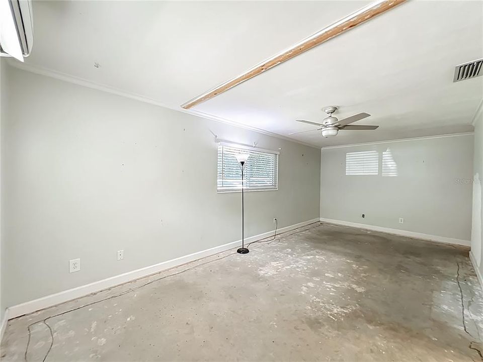 Под контрактом: $620,000 (5 спален, 4 ванн, 1961 Квадратных фут)