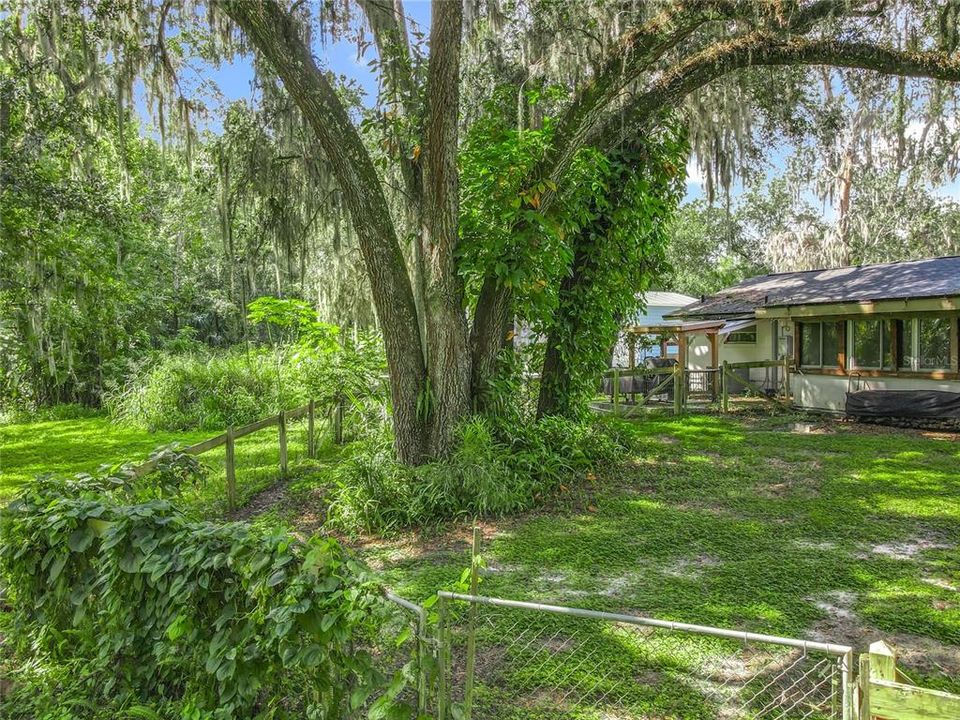 Под контрактом: $620,000 (5 спален, 4 ванн, 1961 Квадратных фут)