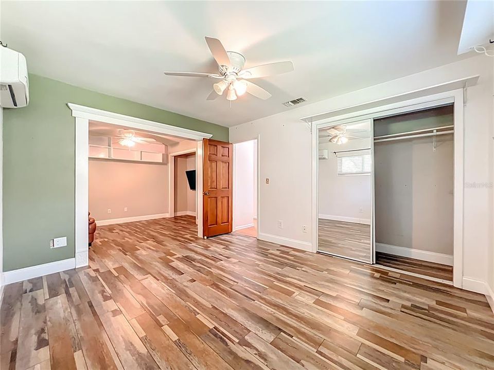 Под контрактом: $620,000 (5 спален, 4 ванн, 1961 Квадратных фут)