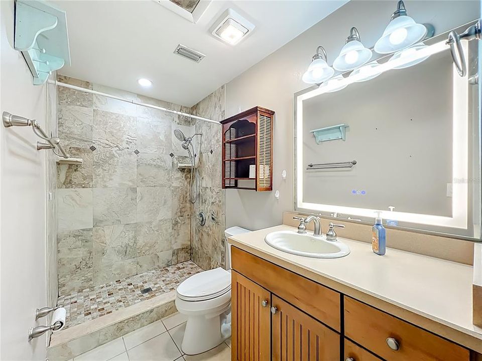 Под контрактом: $620,000 (5 спален, 4 ванн, 1961 Квадратных фут)