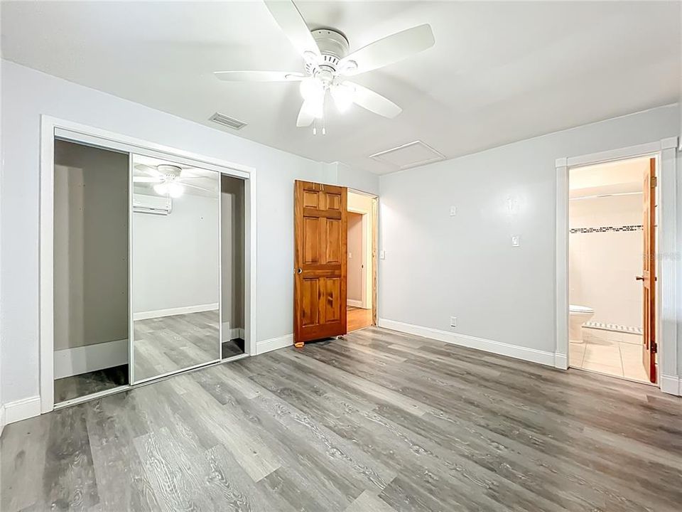 Под контрактом: $620,000 (5 спален, 4 ванн, 1961 Квадратных фут)