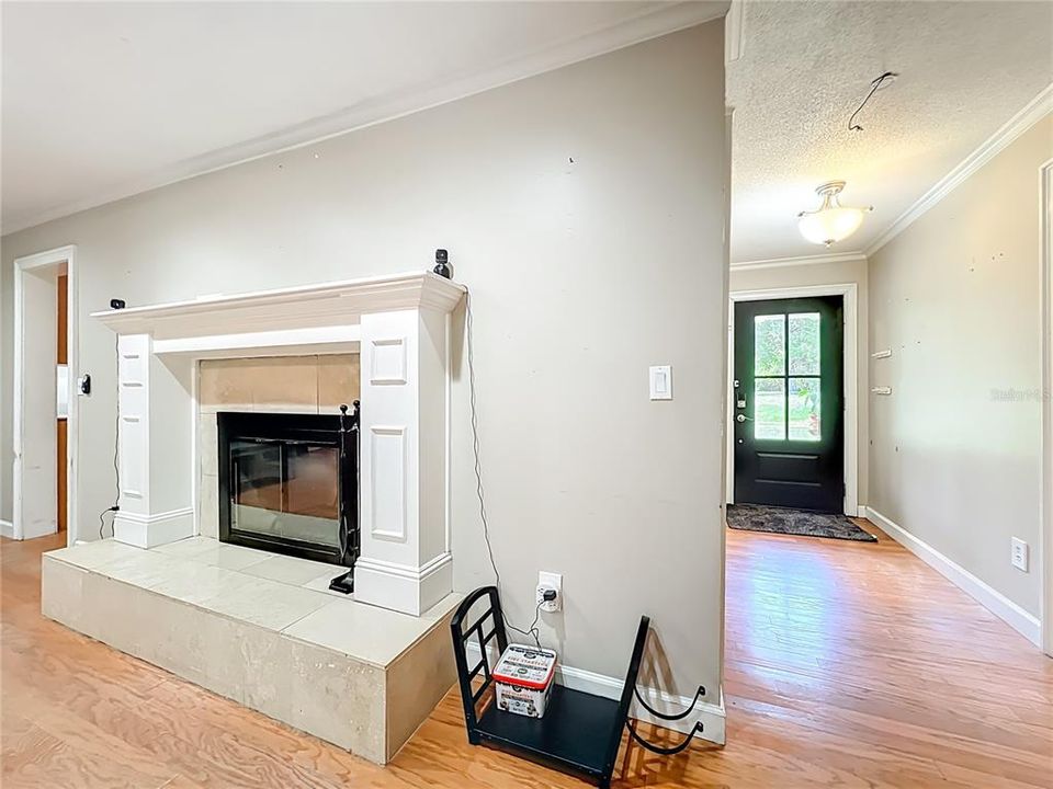 Под контрактом: $620,000 (5 спален, 4 ванн, 1961 Квадратных фут)