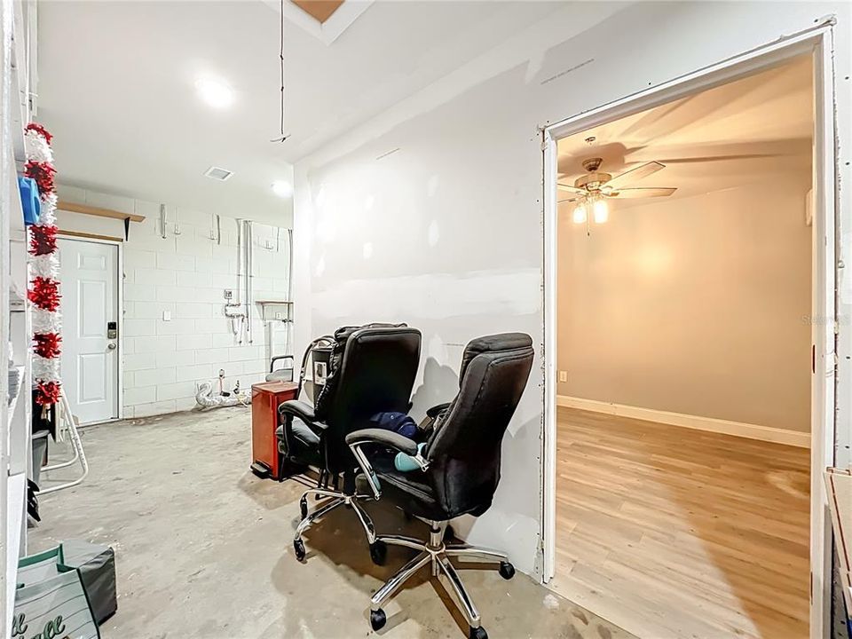 Под контрактом: $620,000 (5 спален, 4 ванн, 1961 Квадратных фут)