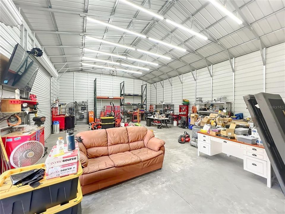 Под контрактом: $620,000 (5 спален, 4 ванн, 1961 Квадратных фут)