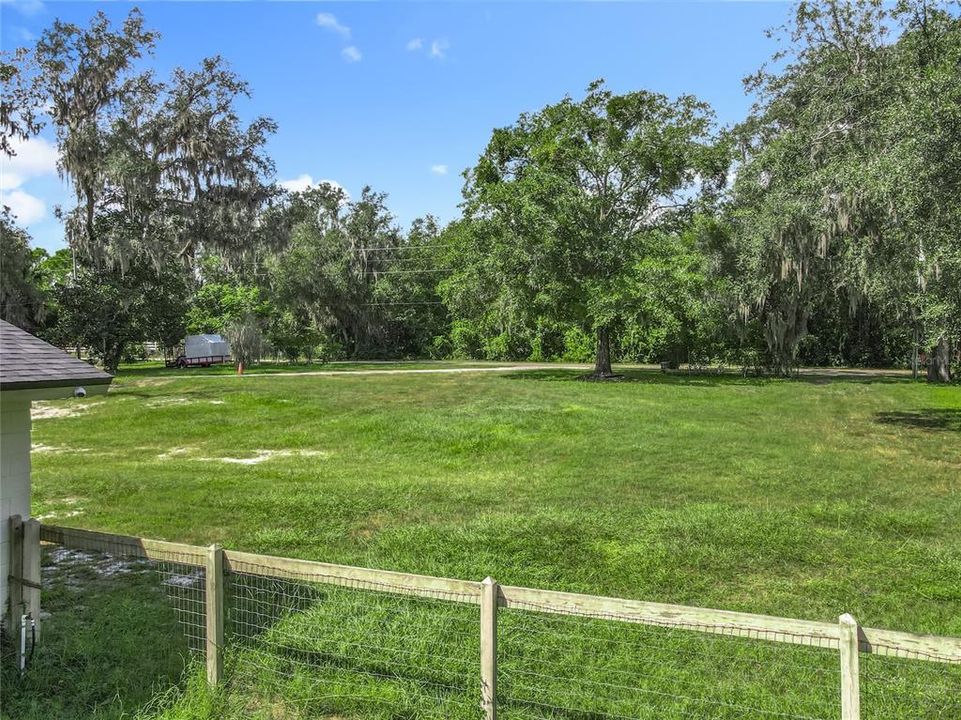 Под контрактом: $620,000 (5 спален, 4 ванн, 1961 Квадратных фут)