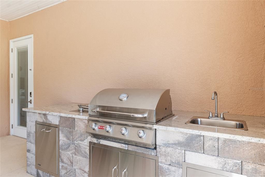 En Venta: $1,175,000 (4 camas, 3 baños, 3360 Pies cuadrados)