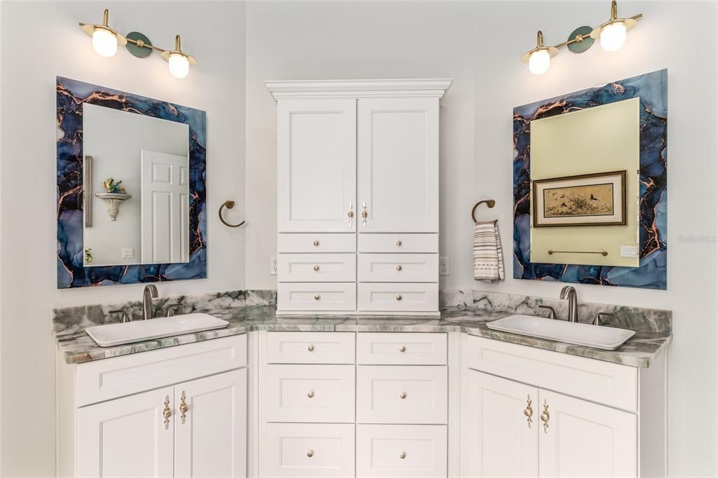 En Venta: $1,175,000 (4 camas, 3 baños, 3360 Pies cuadrados)