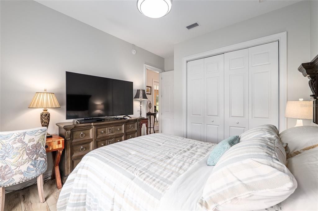 En Venta: $1,175,000 (4 camas, 3 baños, 3360 Pies cuadrados)