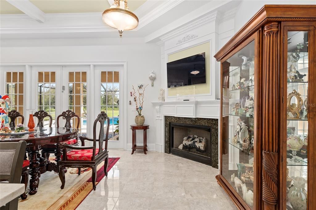 En Venta: $1,175,000 (4 camas, 3 baños, 3360 Pies cuadrados)