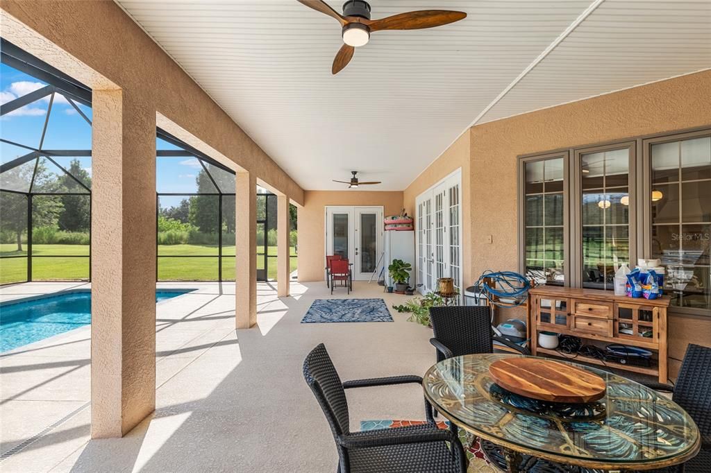 En Venta: $1,175,000 (4 camas, 3 baños, 3360 Pies cuadrados)