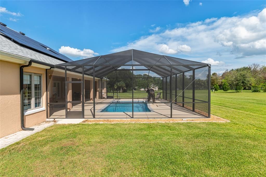 En Venta: $1,175,000 (4 camas, 3 baños, 3360 Pies cuadrados)