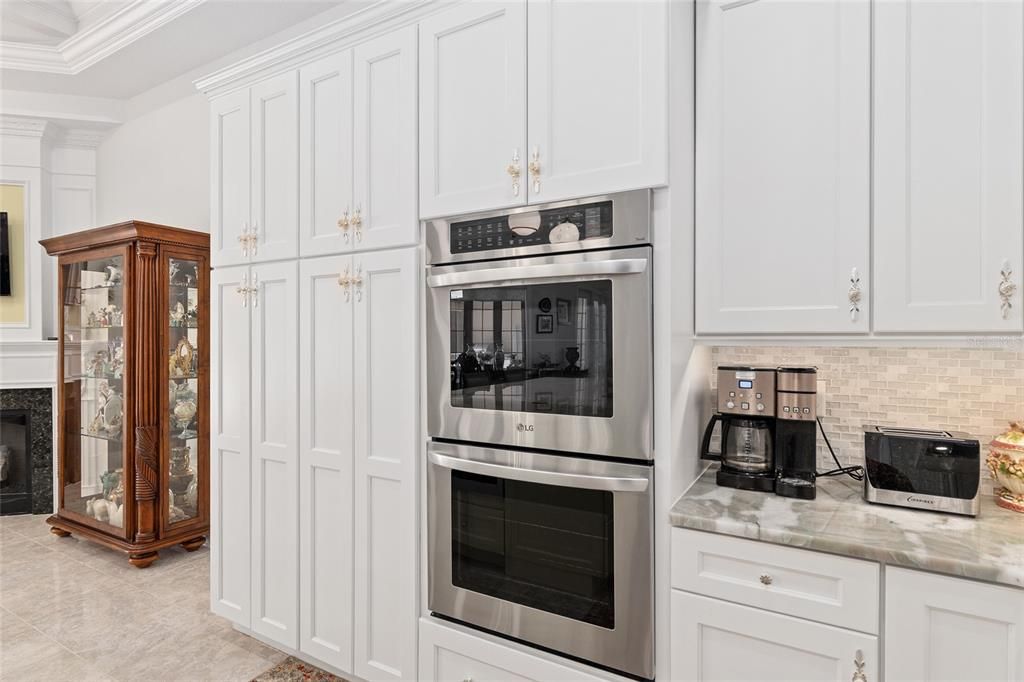 En Venta: $1,175,000 (4 camas, 3 baños, 3360 Pies cuadrados)