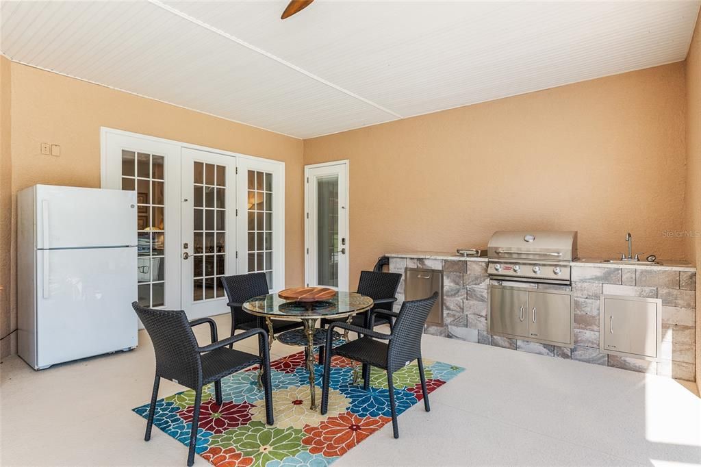 En Venta: $1,175,000 (4 camas, 3 baños, 3360 Pies cuadrados)