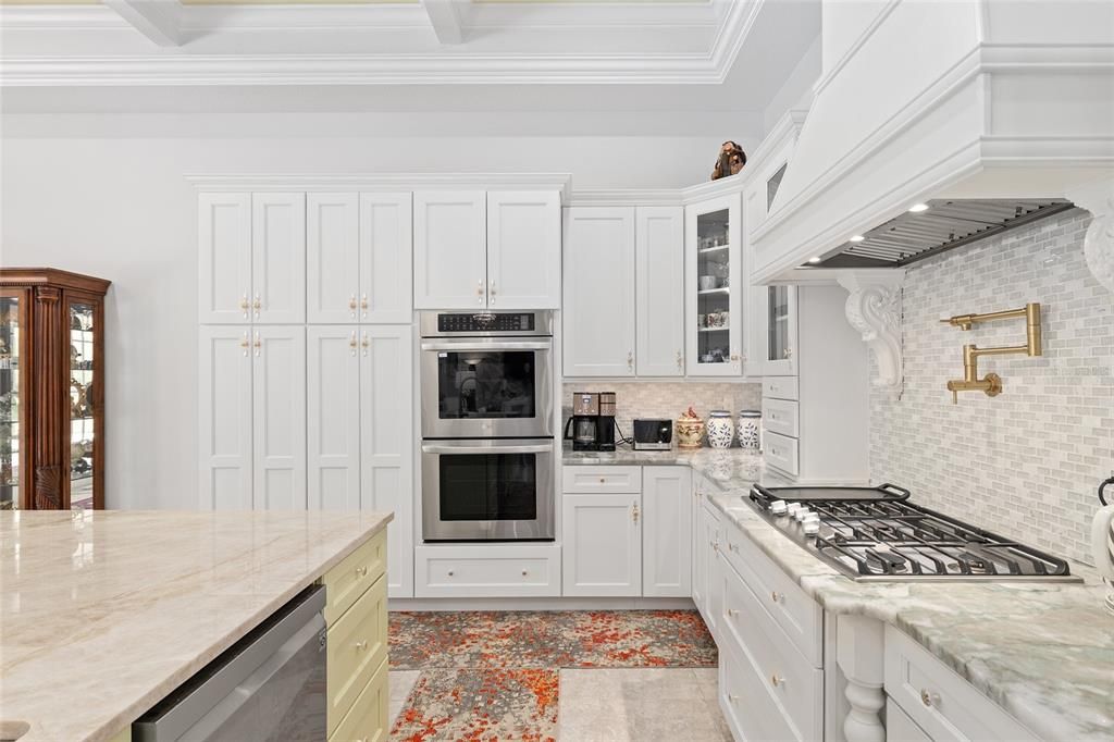 En Venta: $1,175,000 (4 camas, 3 baños, 3360 Pies cuadrados)