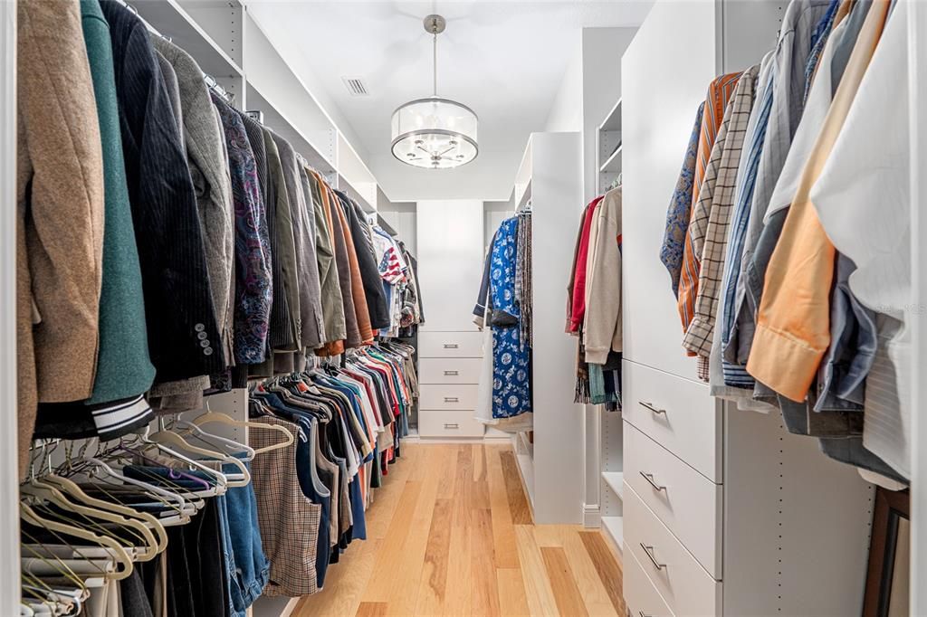 En Venta: $1,175,000 (4 camas, 3 baños, 3360 Pies cuadrados)