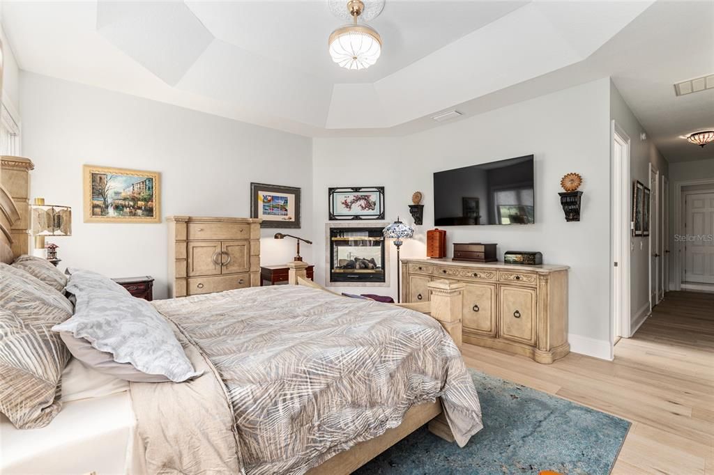 En Venta: $1,175,000 (4 camas, 3 baños, 3360 Pies cuadrados)