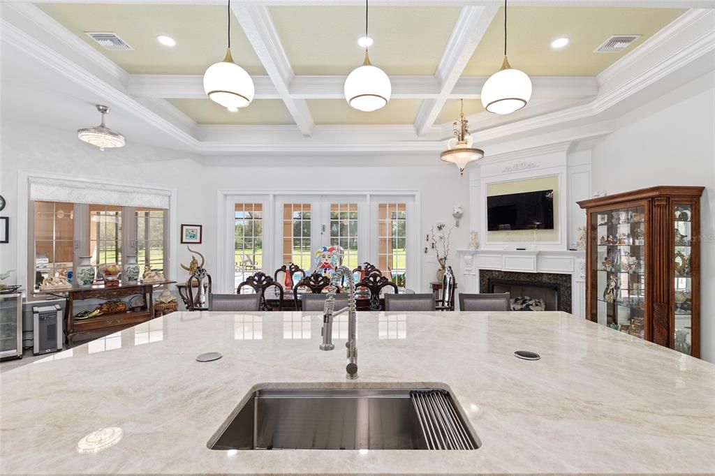 En Venta: $1,175,000 (4 camas, 3 baños, 3360 Pies cuadrados)