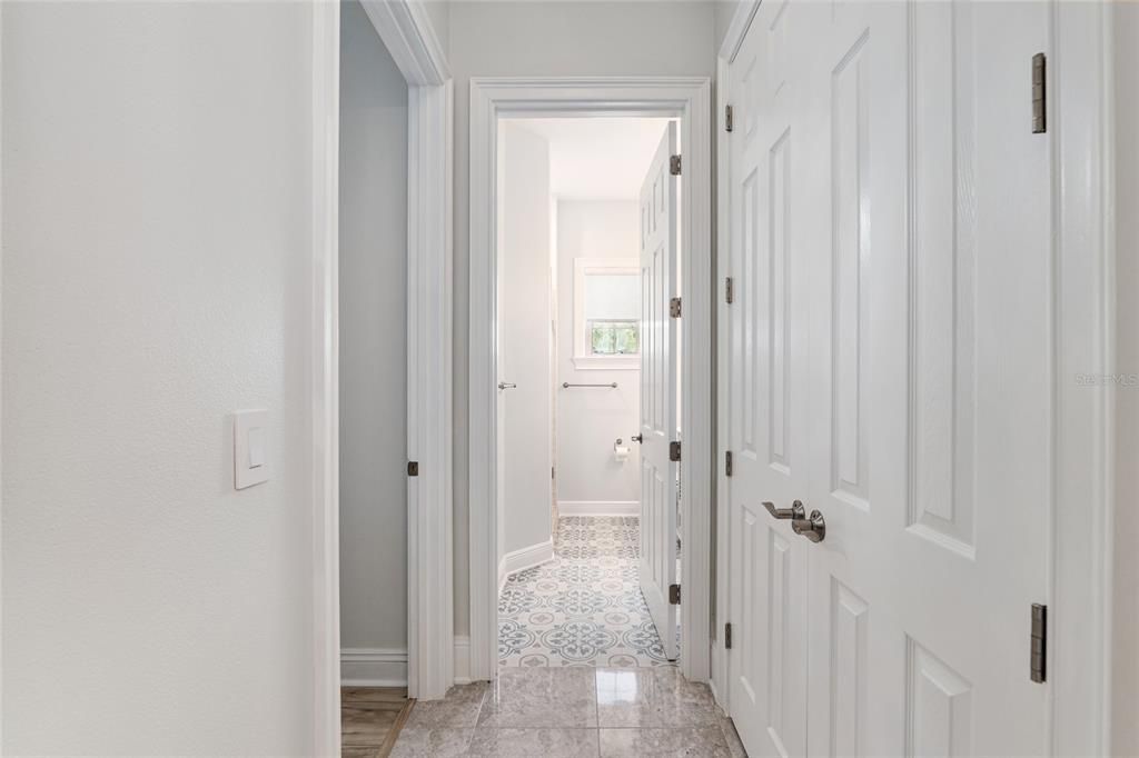 En Venta: $1,175,000 (4 camas, 3 baños, 3360 Pies cuadrados)