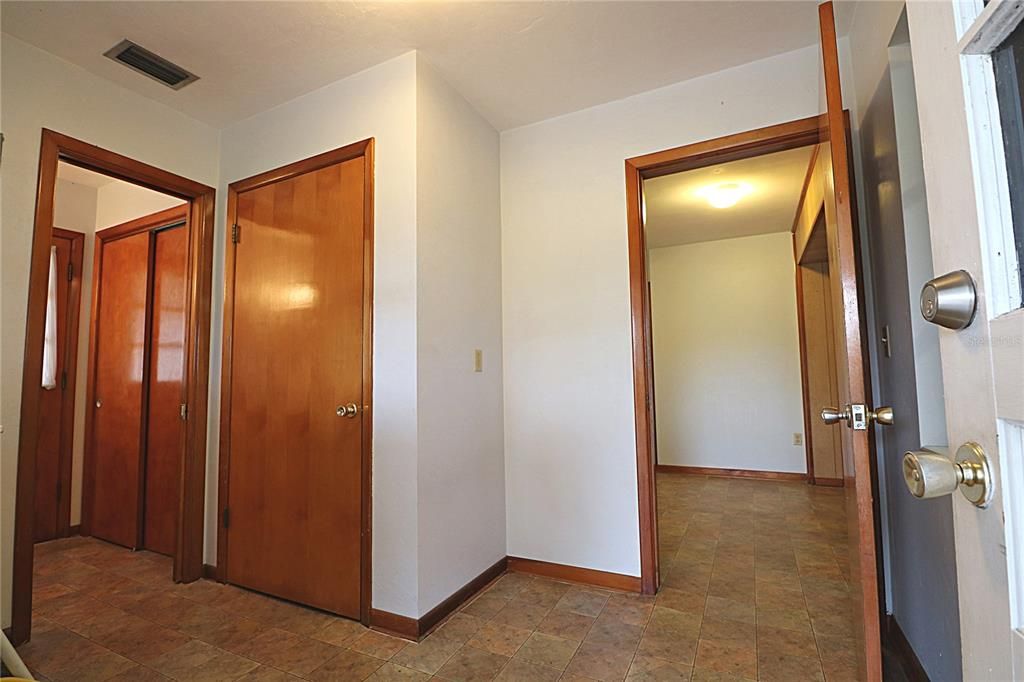 En Renta: $1,850 (2 camas, 1 baños, 1637 Pies cuadrados)