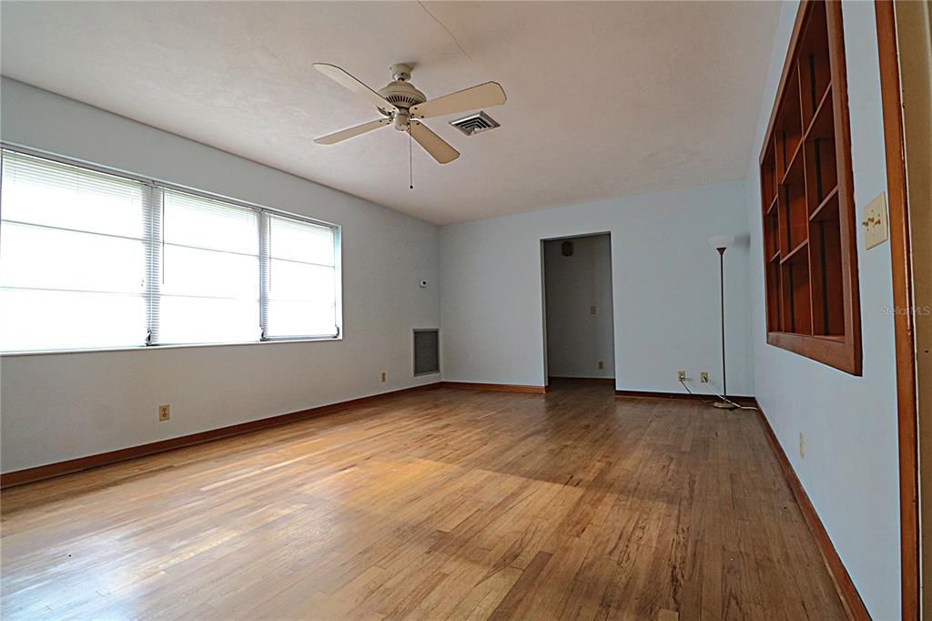 En Renta: $1,850 (2 camas, 1 baños, 1637 Pies cuadrados)