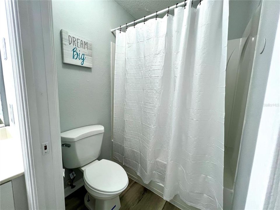 待售: $260,000 (3 贝兹, 2 浴室, 1202 平方英尺)