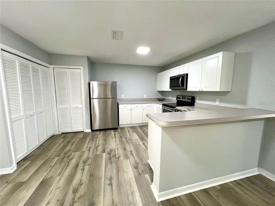 待售: $260,000 (3 贝兹, 2 浴室, 1202 平方英尺)