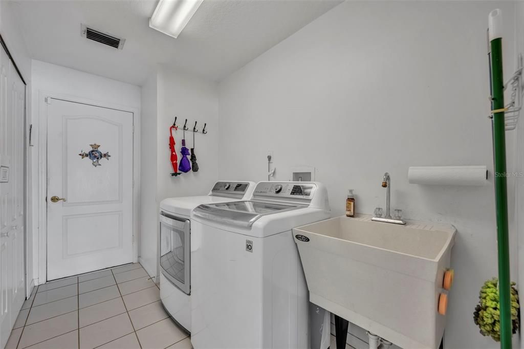 На продажу: $779,900 (5 спален, 4 ванн, 3528 Квадратных фут)