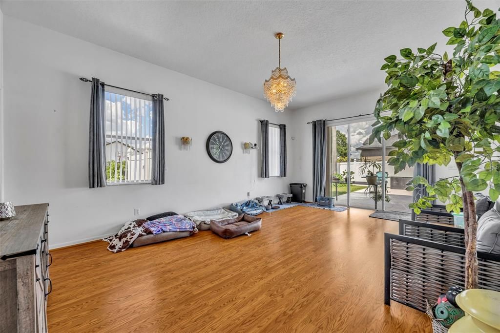 На продажу: $779,900 (5 спален, 4 ванн, 3528 Квадратных фут)